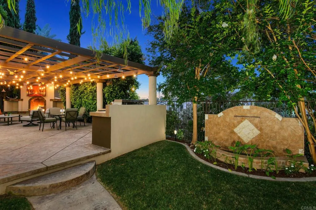 https://cdn.realtyfeed.com/cdn/127/306755322/f18cb9149706f92b2d8233b619fd638e.webp