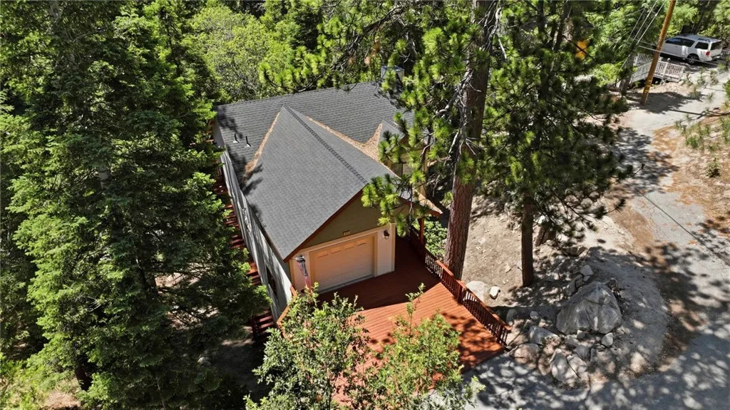 915 Brentwood Drive, Lake Arrowhead, CA 92352 - Photo 4 of 50, Lake Arrowhead, CA