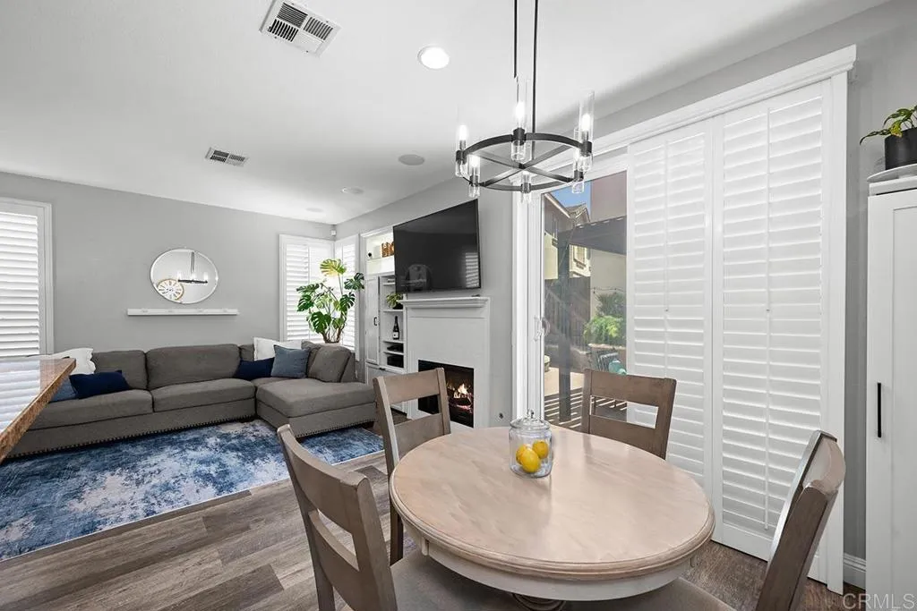 https://cdn.realtyfeed.com/cdn/127/306755378/28d103b9ccaeda33fa046e1820553ee4.webp