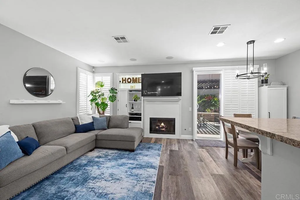 https://cdn.realtyfeed.com/cdn/127/306755378/7f5f3e0371325c683afcc5abefcbd60e.webp