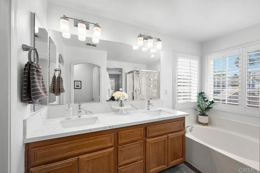 https://cdn.realtyfeed.com/cdn/127/306755378/d8c11e0d3e4160cc867878bb7b312e87.webp