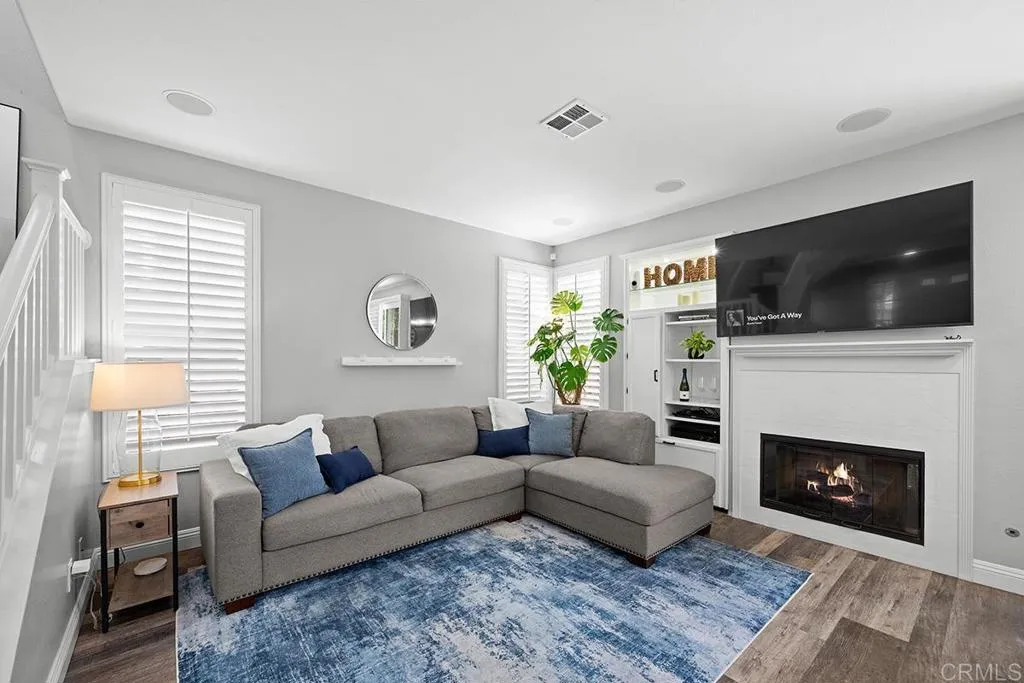 https://cdn.realtyfeed.com/cdn/127/306755378/e95356a31b884df0e999284beee67f0b.webp