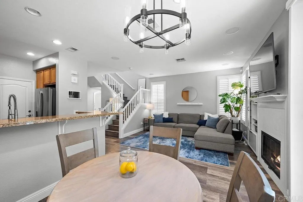 https://cdn.realtyfeed.com/cdn/127/306755378/fafc07bb3c13e43c12558f495d1dca32.webp