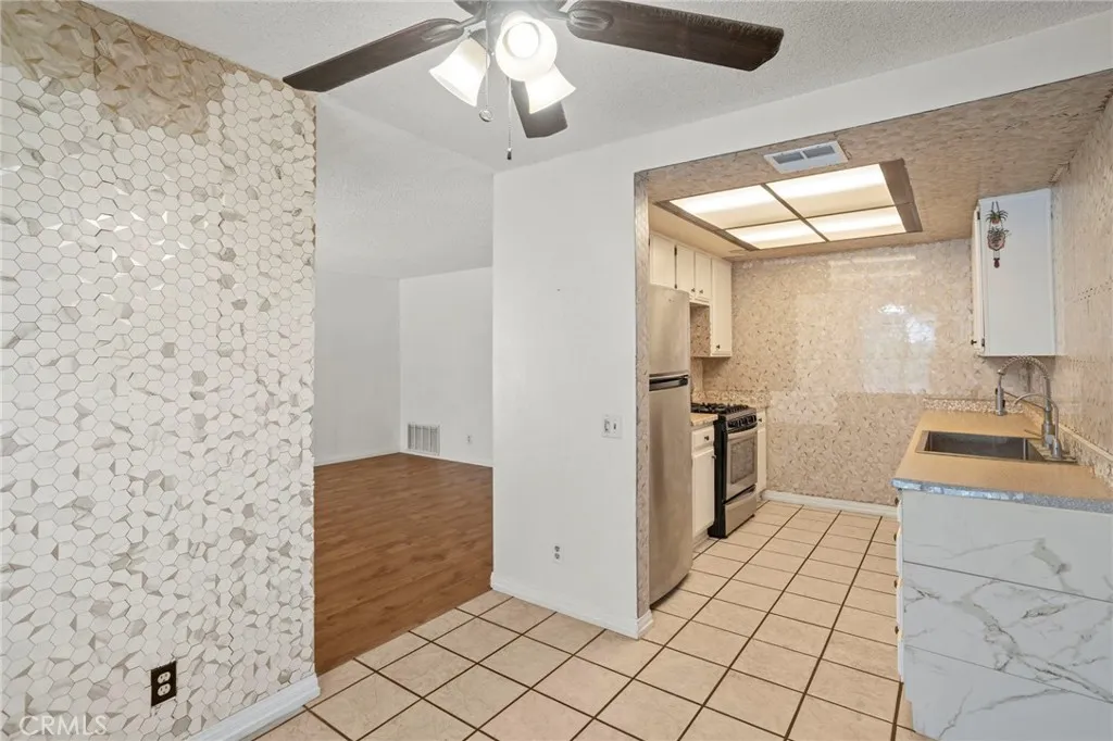 1380 W 48th Unit 10, San Bernardino, CA 92407 - Photo 4 of 22, San Bernardino, CA
