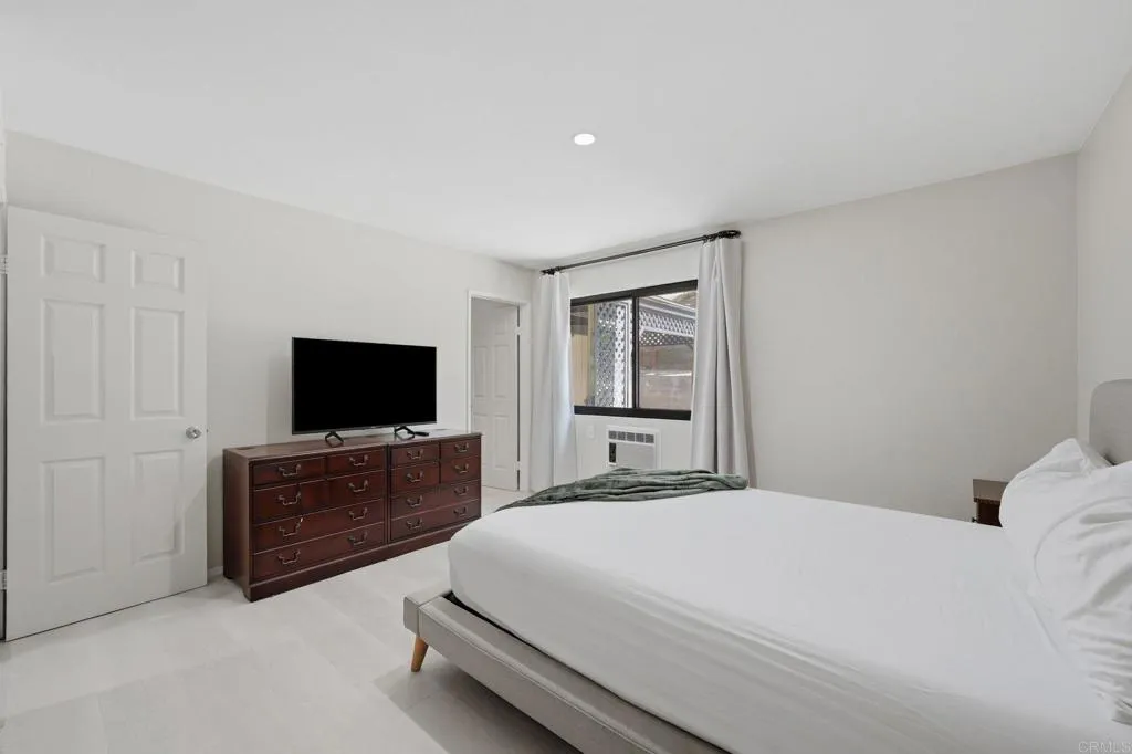 https://cdn.realtyfeed.com/cdn/127/306755419/19d57ac9369f71acf84a8d8373877efd.webp