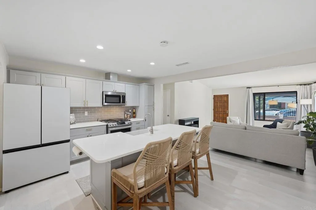 https://cdn.realtyfeed.com/cdn/127/306755419/4855c86f893cfa48dc57f2bd5b94f1b6.webp