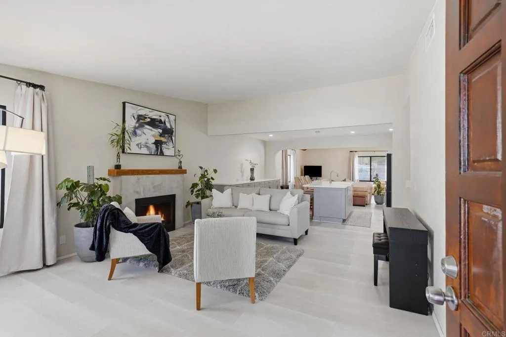 https://cdn.realtyfeed.com/cdn/127/306755419/49a260072e0f646ff2f781a93015ae6d.webp