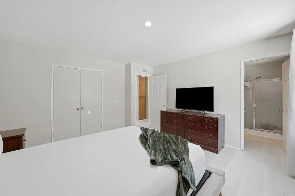 https://cdn.realtyfeed.com/cdn/127/306755419/5b4386debee57f111cc4e661cd49ed4d.webp