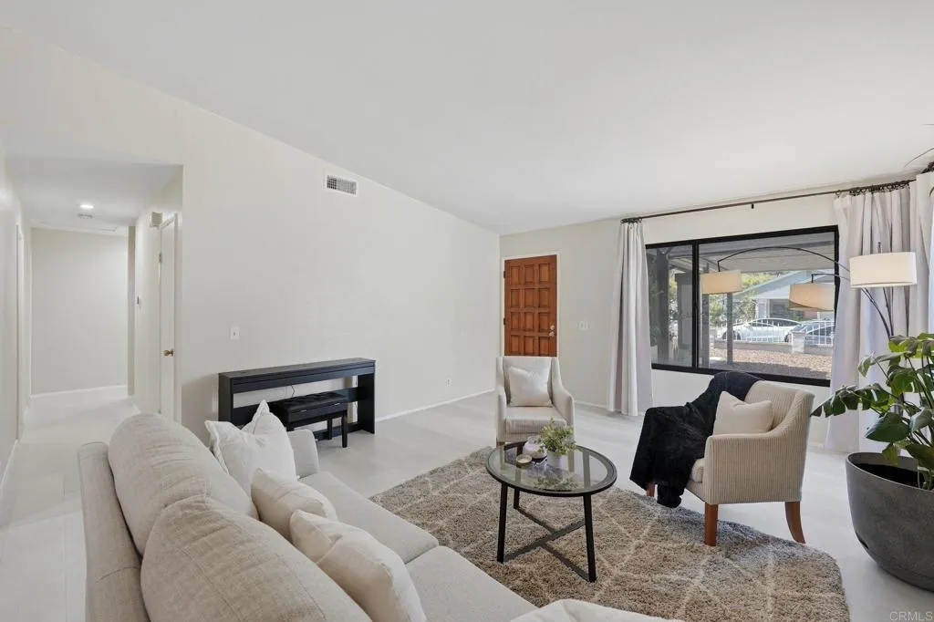 https://cdn.realtyfeed.com/cdn/127/306755419/6c55fe601450aacee544cc6ec17eb83d.webp