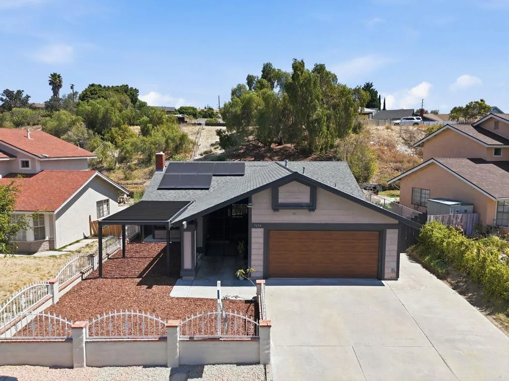 https://cdn.realtyfeed.com/cdn/127/306755419/73b58a3dca2fb1df22548cf68b97b9bd.webp