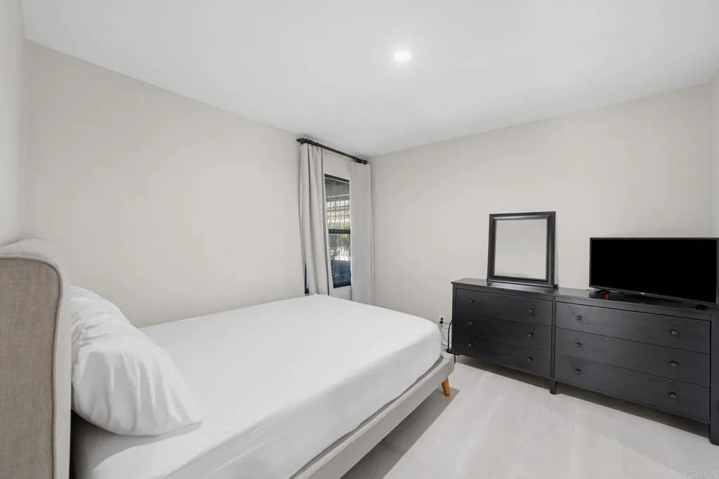 https://cdn.realtyfeed.com/cdn/127/306755419/b99e5a929153e2b0f49b6b172768e80b.webp