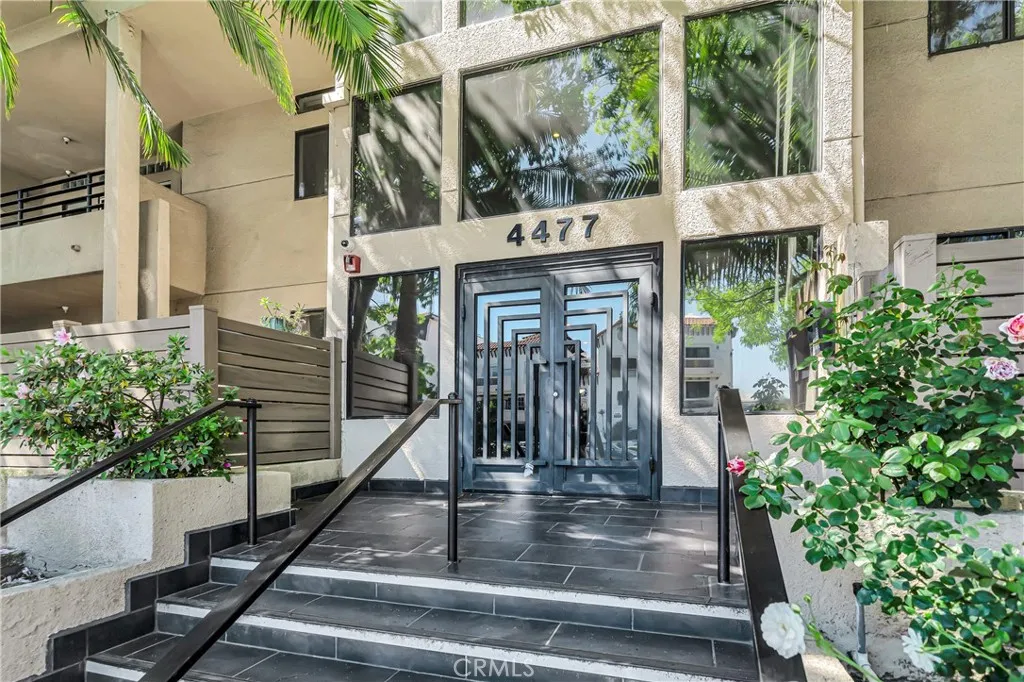 4477 Woodman Avenue Unit 305, Sherman Oaks, CA 91423 - Photo 2 of 38, Sherman Oaks, CA