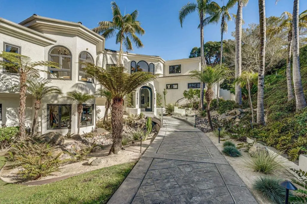 https://cdn.realtyfeed.com/cdn/127/306755455/14f41f5cb48e6fc986f321ab9de66cb1.webp