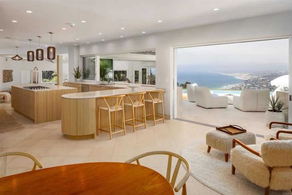 https://cdn.realtyfeed.com/cdn/127/306755455/27b8702beffb5e61ef052dcadc77c8b0.webp