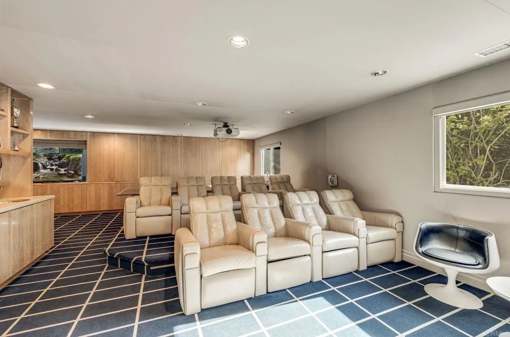 https://cdn.realtyfeed.com/cdn/127/306755455/b86b531ce547cb56a5c049e4b1634dbd.webp