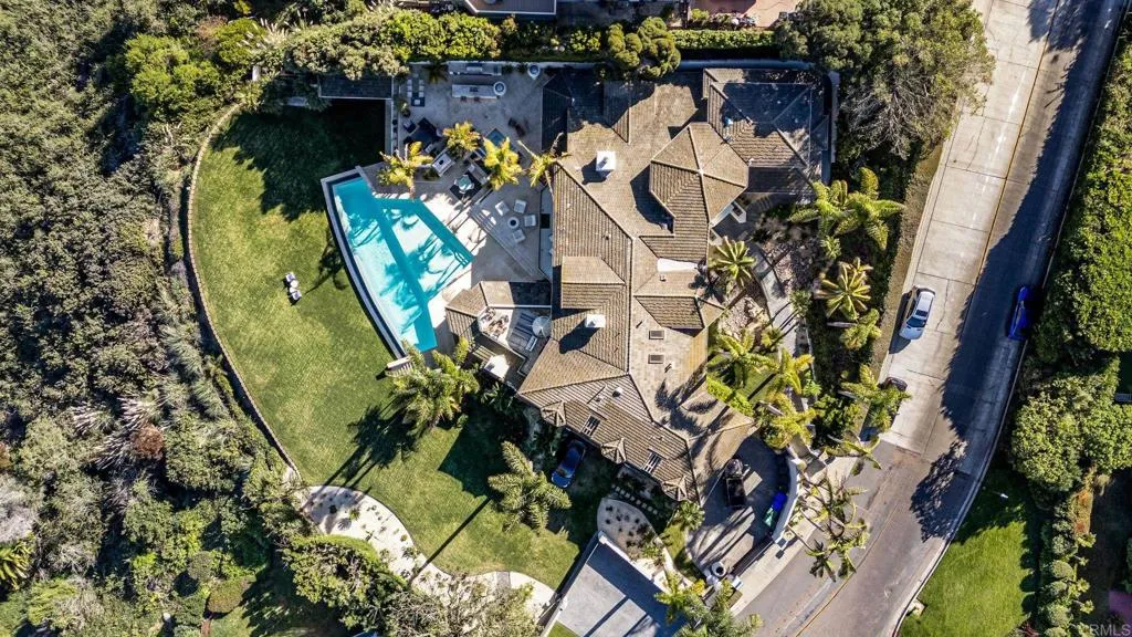 https://cdn.realtyfeed.com/cdn/127/306755455/d595b53f2d4a0a453eb7e3a96386138d.webp