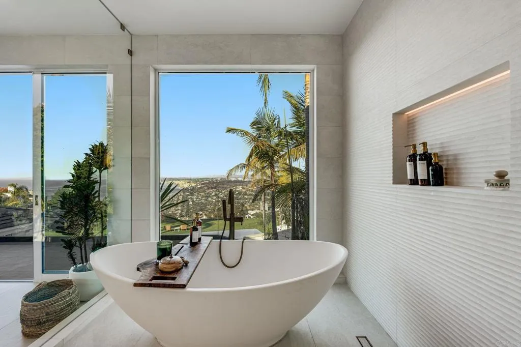 https://cdn.realtyfeed.com/cdn/127/306755455/dce8b53b1e247260750fb6cfe8abc61b.webp