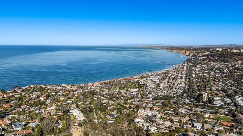 https://cdn.realtyfeed.com/cdn/127/306755455/df1d78e3e6cdcdd9bd5ebe5bfb867c48.webp