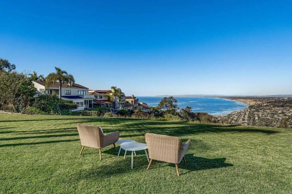 https://cdn.realtyfeed.com/cdn/127/306755455/f960e7bfa28741f96a839b70144bd965.webp