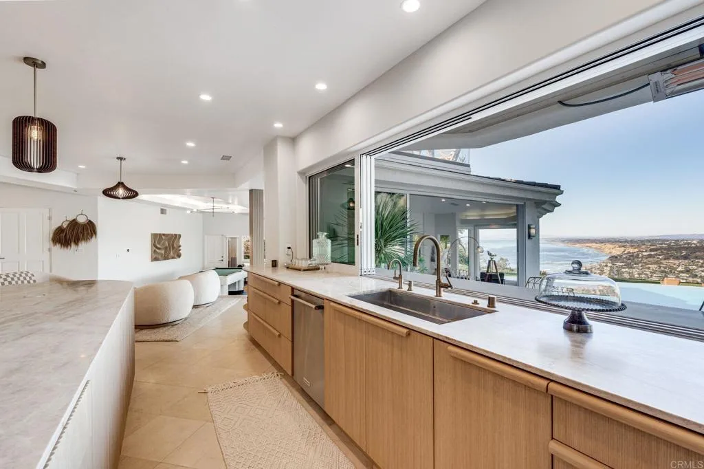 https://cdn.realtyfeed.com/cdn/127/306755455/f98050c6abf7a7492c179076835f7198.webp