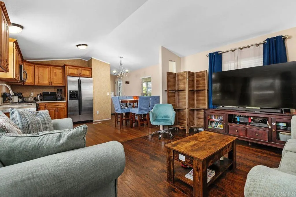 https://cdn.realtyfeed.com/cdn/127/306755479/4538ebcd74e2a147965a3d73cf4209cc.webp