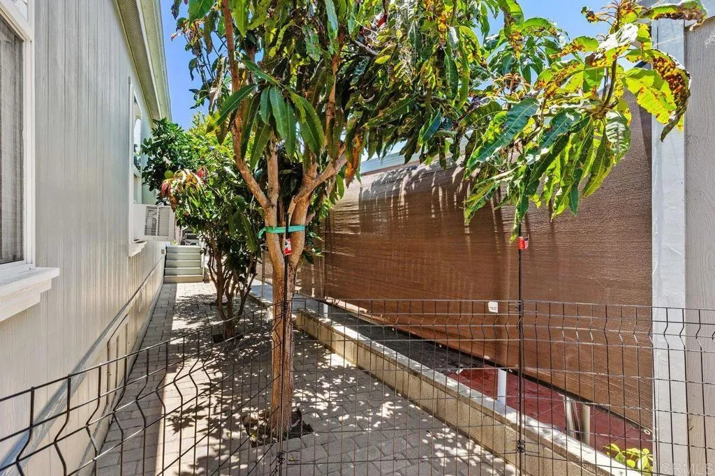 https://cdn.realtyfeed.com/cdn/127/306755479/5e0e9989196de2dcda082d2959fa7e39.webp