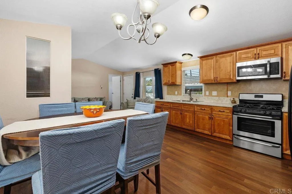 https://cdn.realtyfeed.com/cdn/127/306755479/85e4ccb9b2a97eefc933ce25cc7b895d.webp