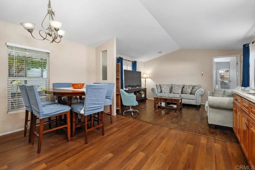 https://cdn.realtyfeed.com/cdn/127/306755479/dd180a1c6113c04be89eb304846ca5e0.webp