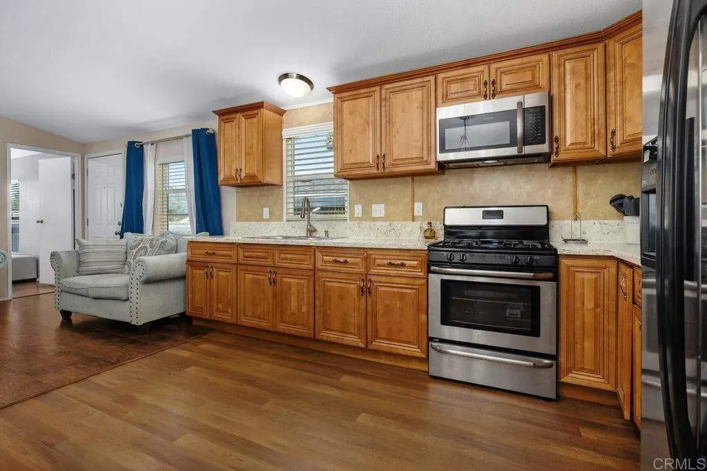 https://cdn.realtyfeed.com/cdn/127/306755479/e3c5c3211418d8854a01175630b2fc40.webp