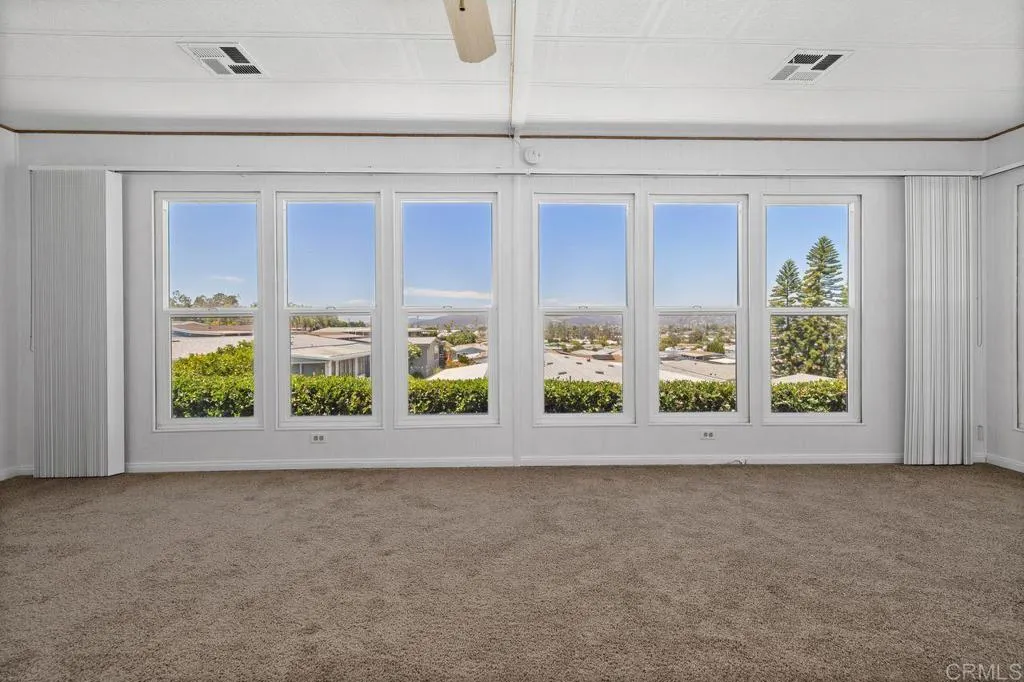 https://cdn.realtyfeed.com/cdn/127/306755482/1179c9d8aab83c0675f3955b3659aa58.webp