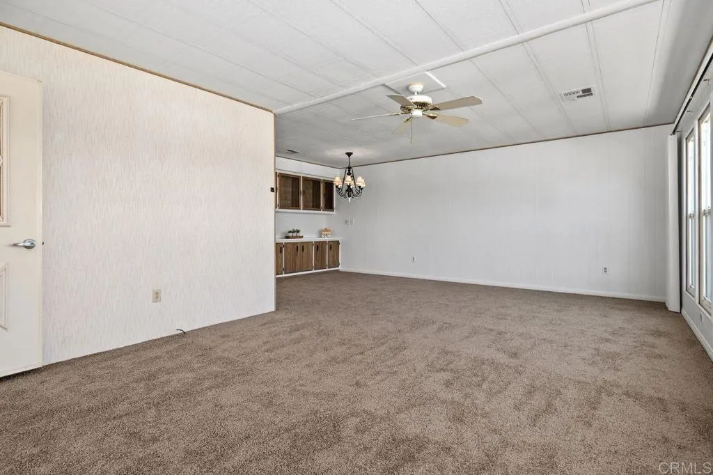 https://cdn.realtyfeed.com/cdn/127/306755482/127c7a3586d5a9763629ac961874437b.webp