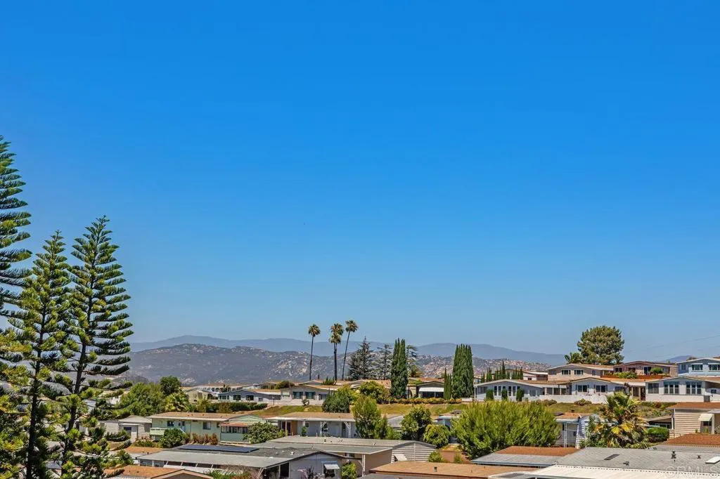 https://cdn.realtyfeed.com/cdn/127/306755482/81ee4bf0ed81c18f33f2b6e6c89a2b75.webp