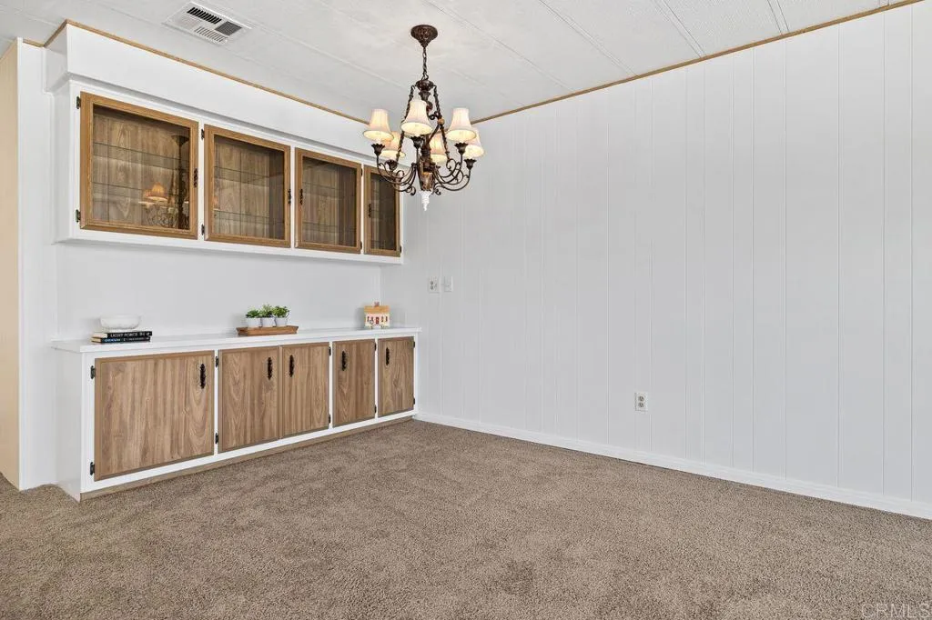 https://cdn.realtyfeed.com/cdn/127/306755482/9f0fffc38c5f1063e7848eaad438b5e5.webp