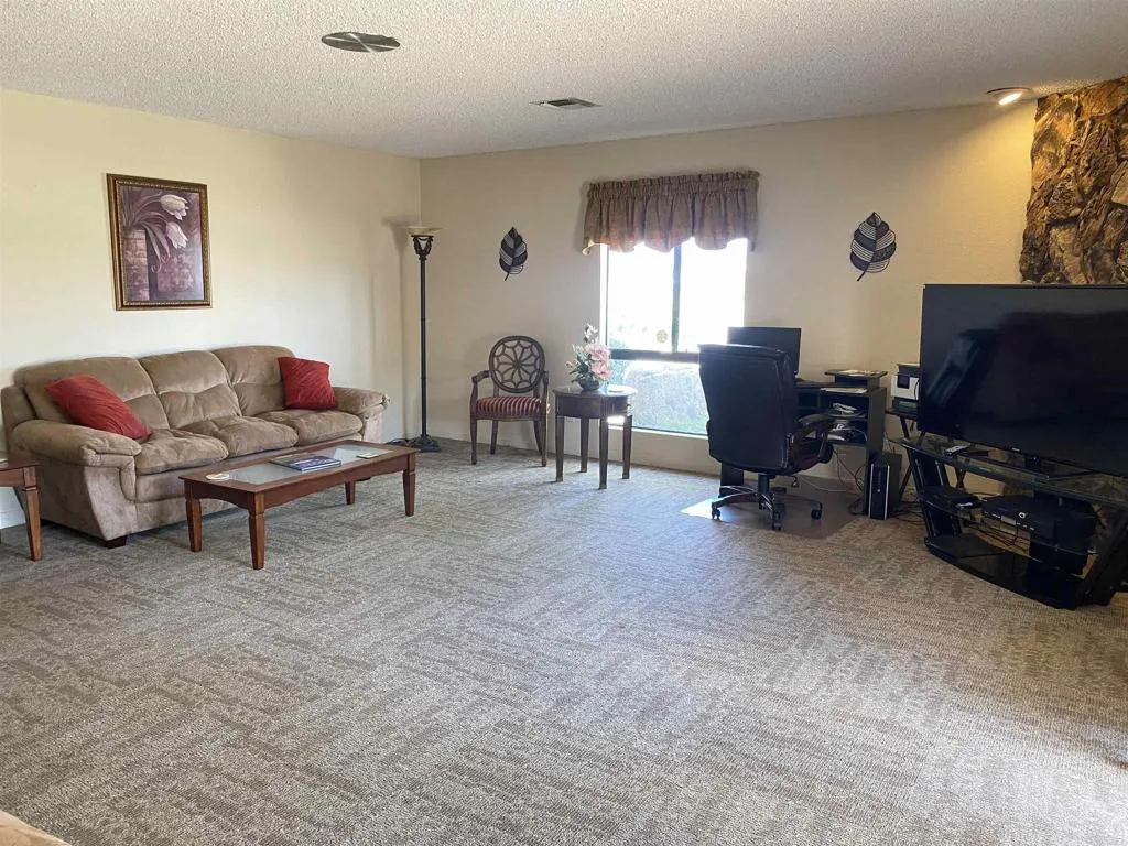 https://cdn.realtyfeed.com/cdn/127/306755482/c57335441934e8269a28653e0bc78100.webp