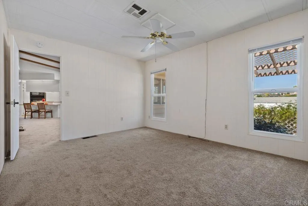 https://cdn.realtyfeed.com/cdn/127/306755482/e6905686122e863765515dda299c7388.webp