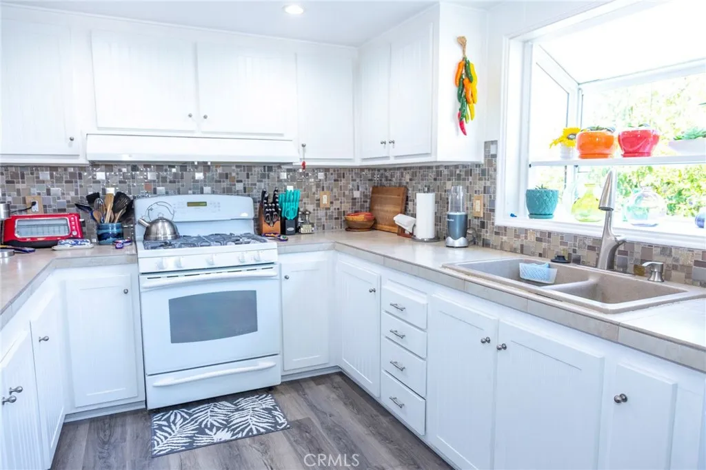 https://cdn.realtyfeed.com/cdn/127/306755539/730cb2f4150a9bafc85734d14f111a7e.webp