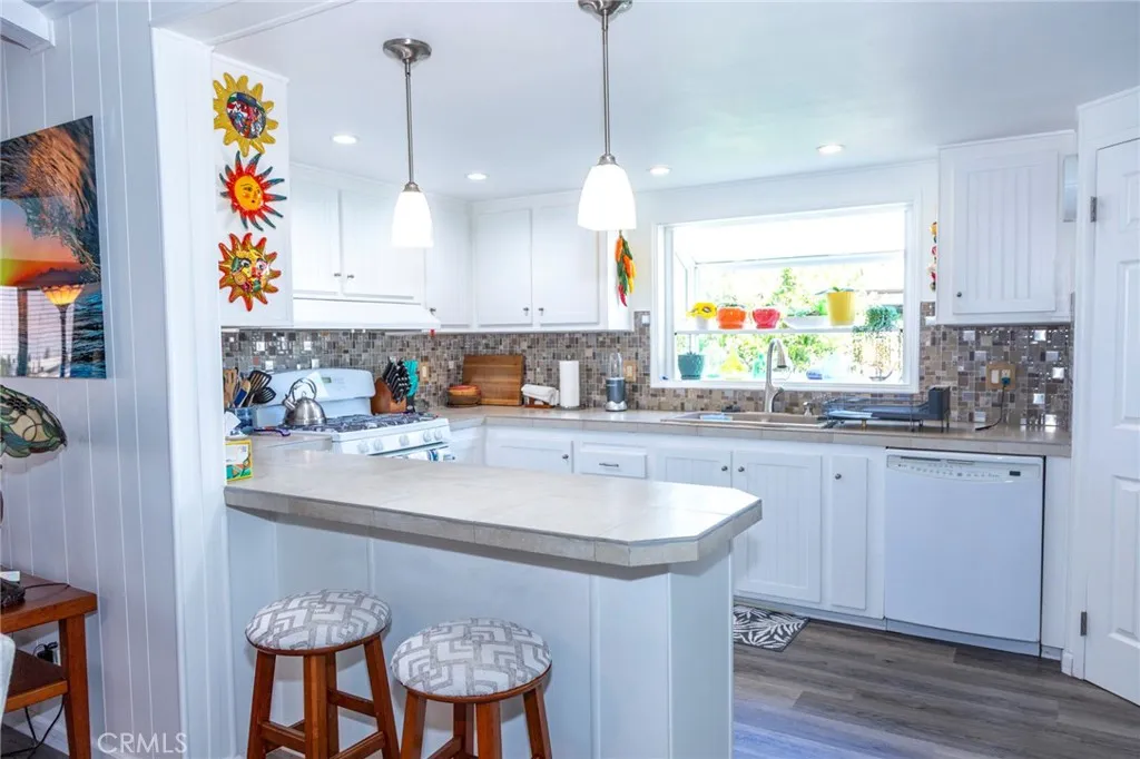 https://cdn.realtyfeed.com/cdn/127/306755539/d00f1647aea49836cfe1698c725e04f3.webp