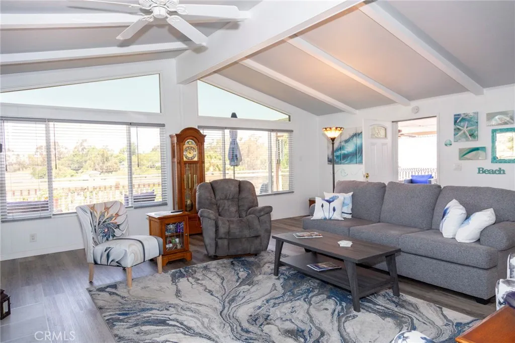 https://cdn.realtyfeed.com/cdn/127/306755539/d885a4a15c9dd6278c2a525ca93f3ab8.webp