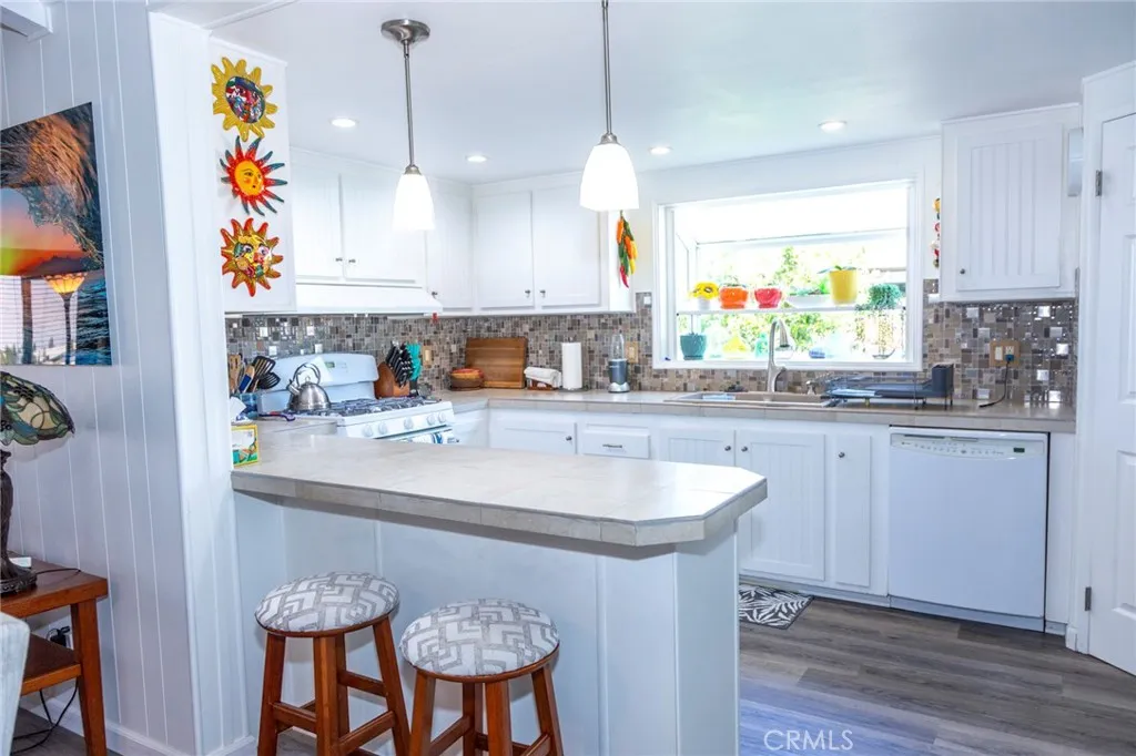 https://cdn.realtyfeed.com/cdn/127/306755539/ee6929966ca08973417c0302308f5032.webp
