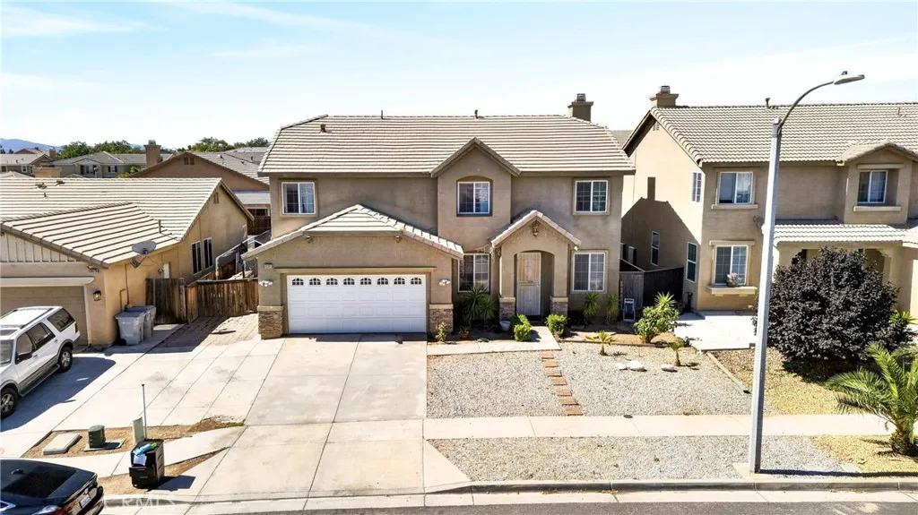 13267 Silver Oak, Hesperia, CA 92344 - Photo 2 of 26, Hesperia, CA
