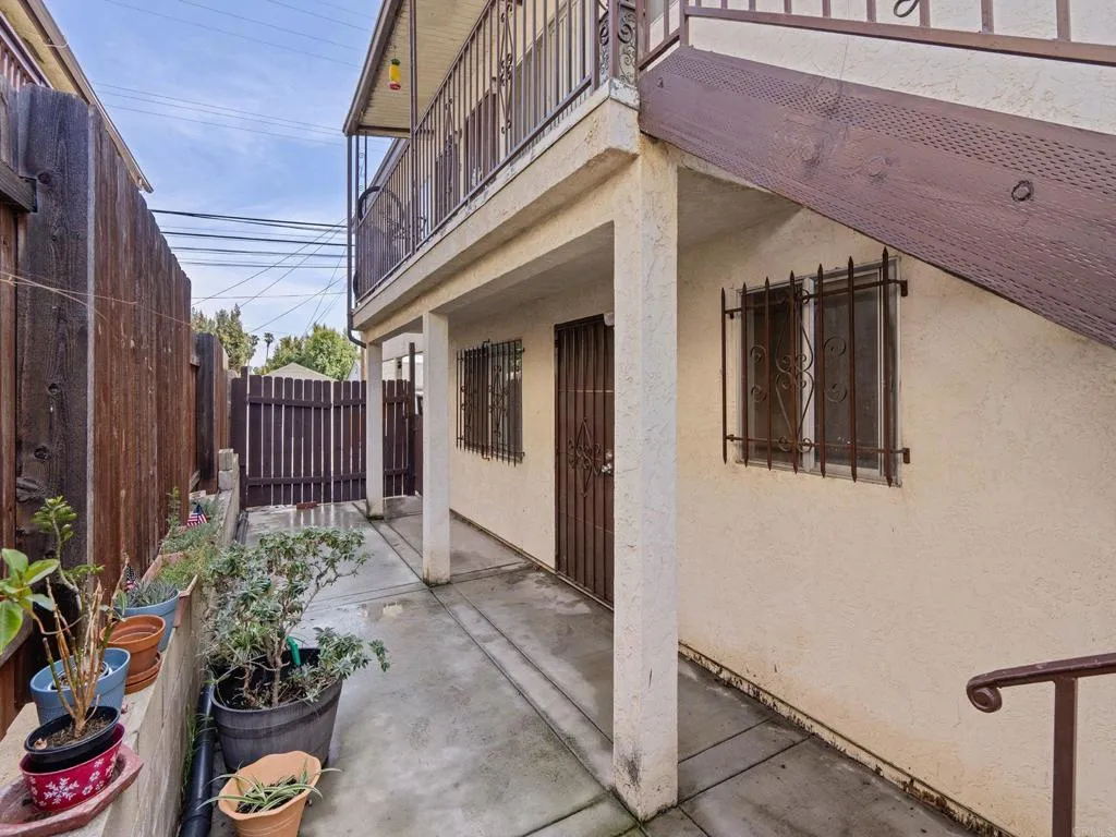 4581 Georgia Street, San Diego, CA 92116 - Photo 5 of 33, San Diego, CA