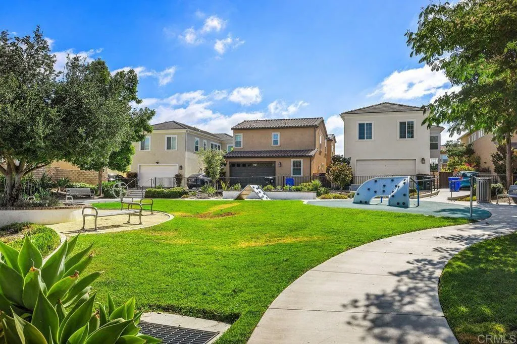 https://cdn.realtyfeed.com/cdn/127/306755724/8504a6d0137be1188328a0c1589570c6.webp