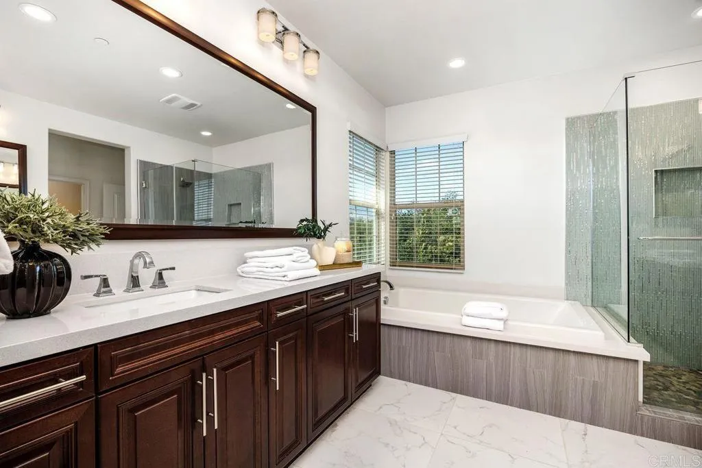https://cdn.realtyfeed.com/cdn/127/306755724/97ad6526b1e0350a9b9883b57a5c11fd.webp