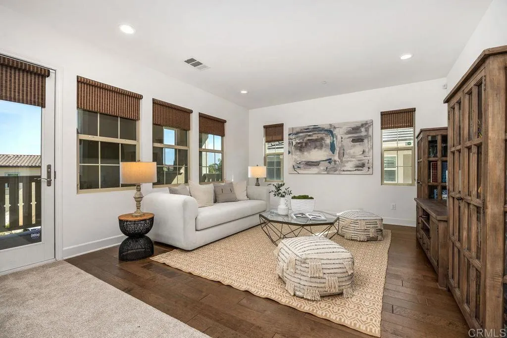 https://cdn.realtyfeed.com/cdn/127/306755724/d49e69a57ffa907a4309d71a282bd96b.webp