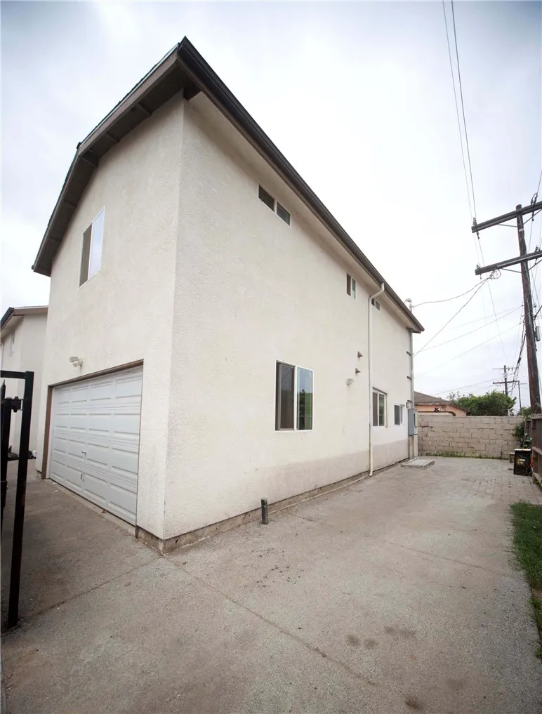 1019 E 84th Place, Los Angeles, CA 90001 - Photo 5 of 14, Los Angeles, CA