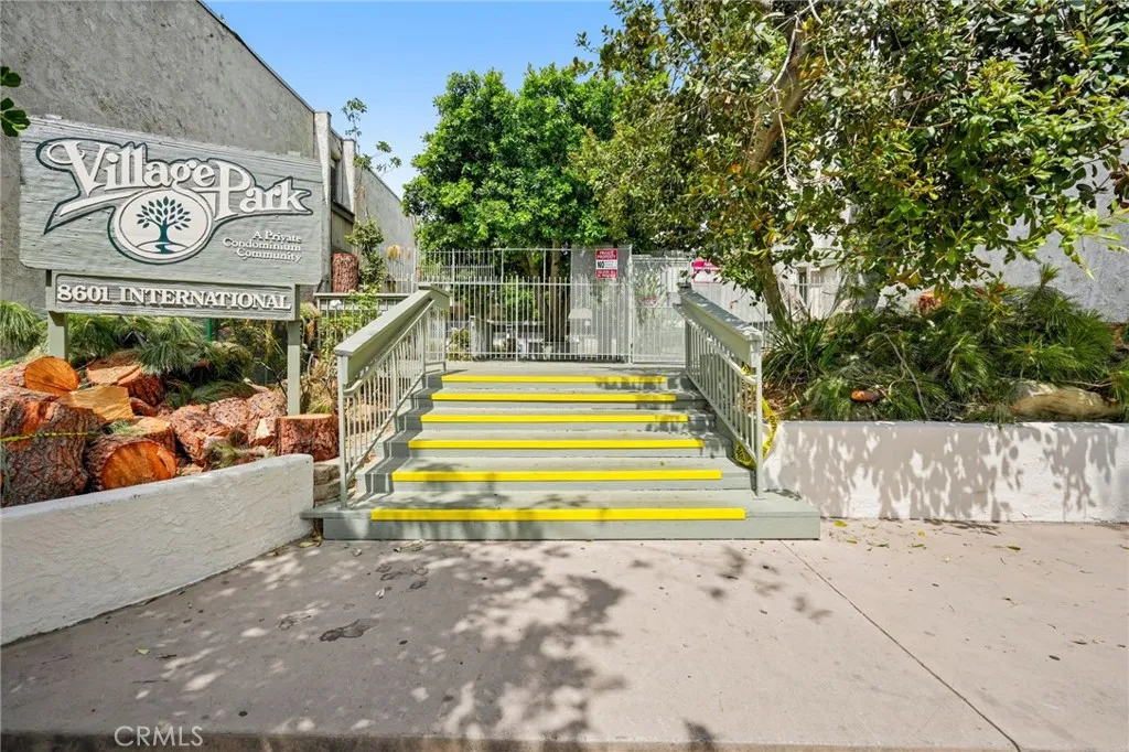 8601 International Avenue Unit 234, Canoga Park, CA 91304 - Photo 2 of 28, Canoga Park, CA
