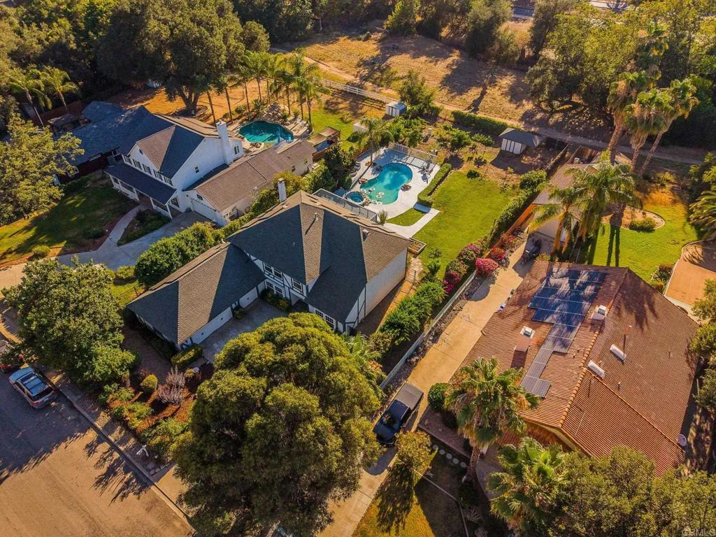 https://cdn.realtyfeed.com/cdn/127/306755780/1e0d080fa56a06eed9cd8365d6e0566e.webp