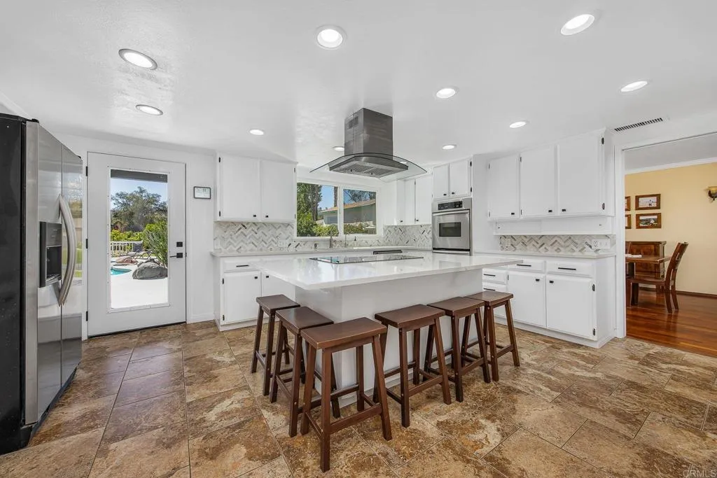 https://cdn.realtyfeed.com/cdn/127/306755780/214c3020e6d426ab66fd89a5c775357c.webp