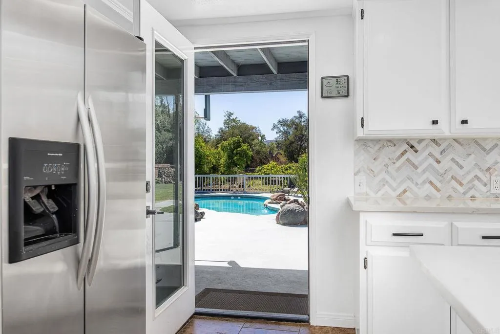 https://cdn.realtyfeed.com/cdn/127/306755780/6b6c4afca696ea10e9f6dec5d57eff5e.webp