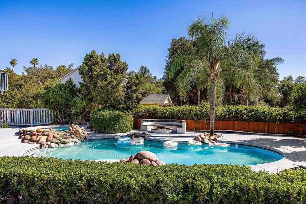 https://cdn.realtyfeed.com/cdn/127/306755780/92c4d2380ffc553340e07816f0ca4463.webp